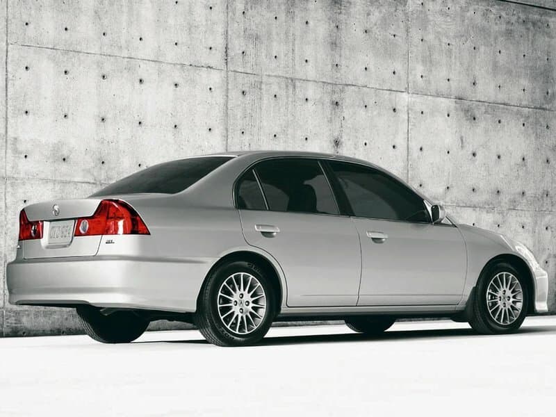 Acura EL II — 3/4 arxadan