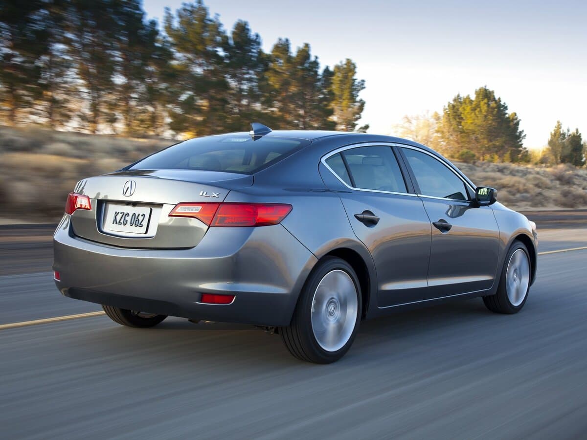 Acura ILX I — 3/4 arxadan