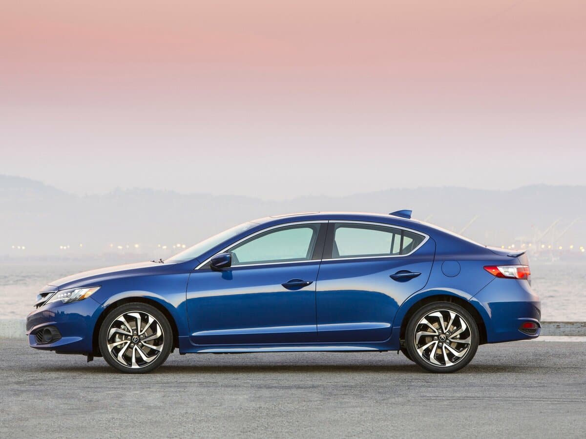 Acura ILX I Restayling — Yandan
