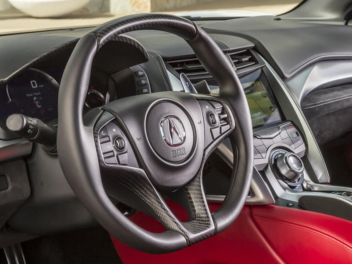 Acura NSX II — Sükan