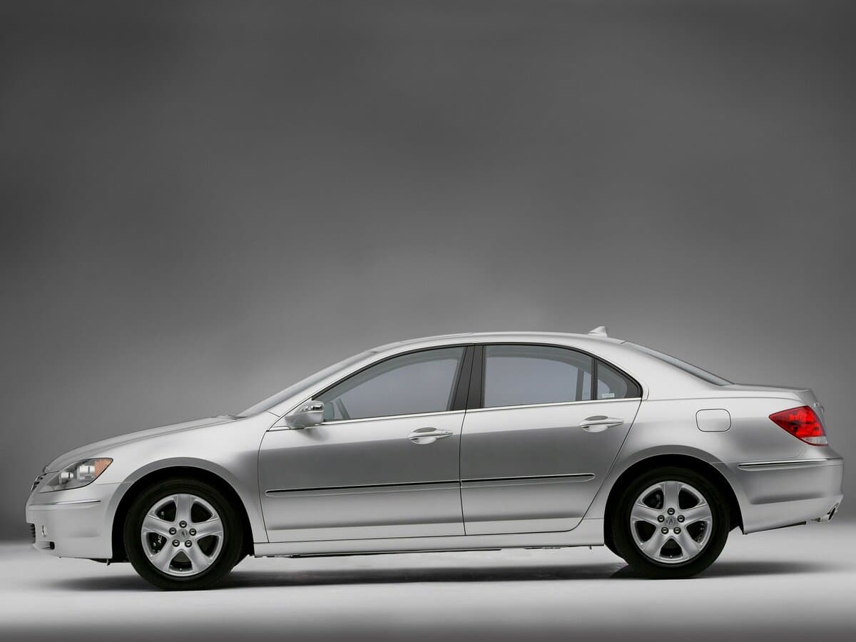 Acura RL II — Yandan