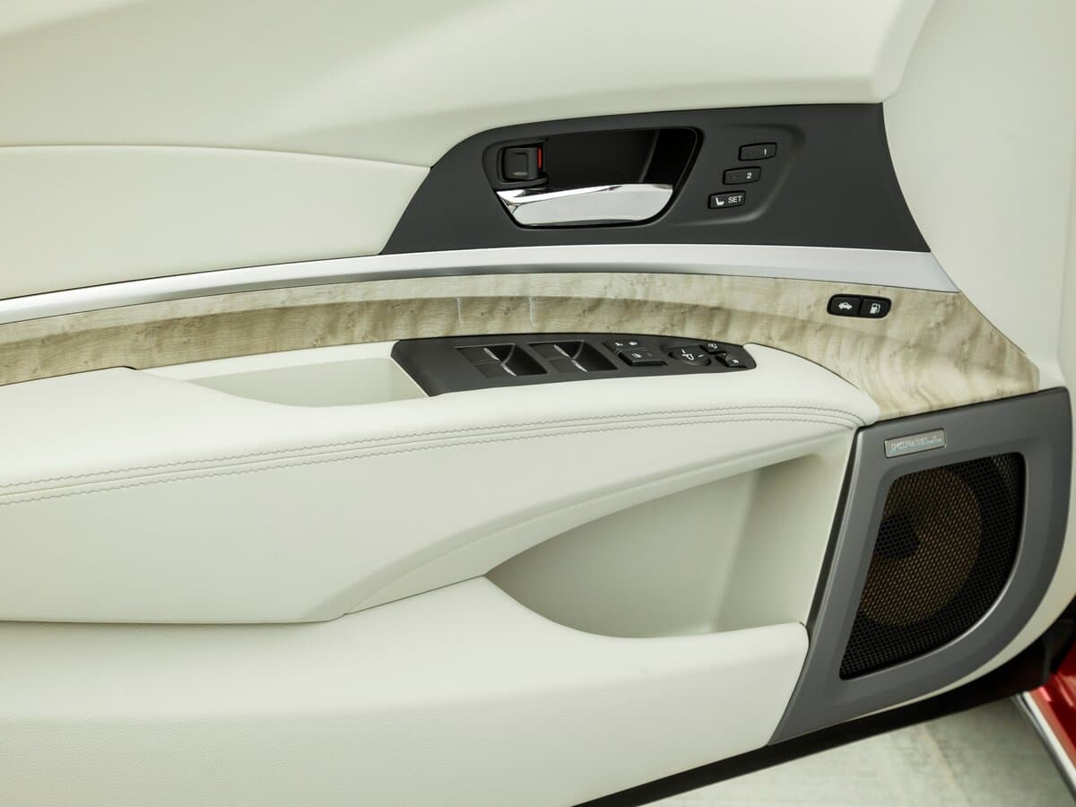 Acura RLX I Restayling — Qapı