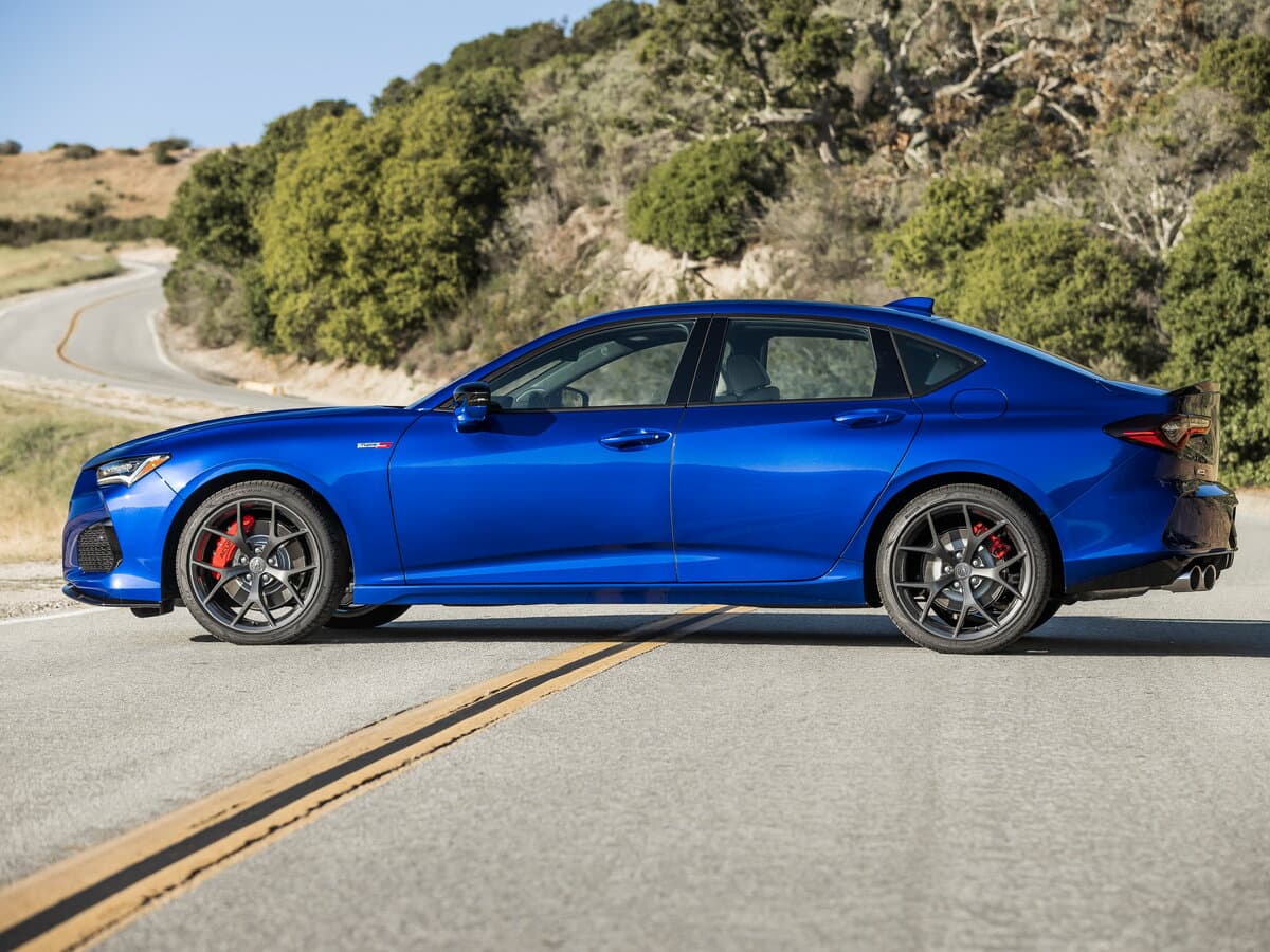 Acura TLX II — Yandan