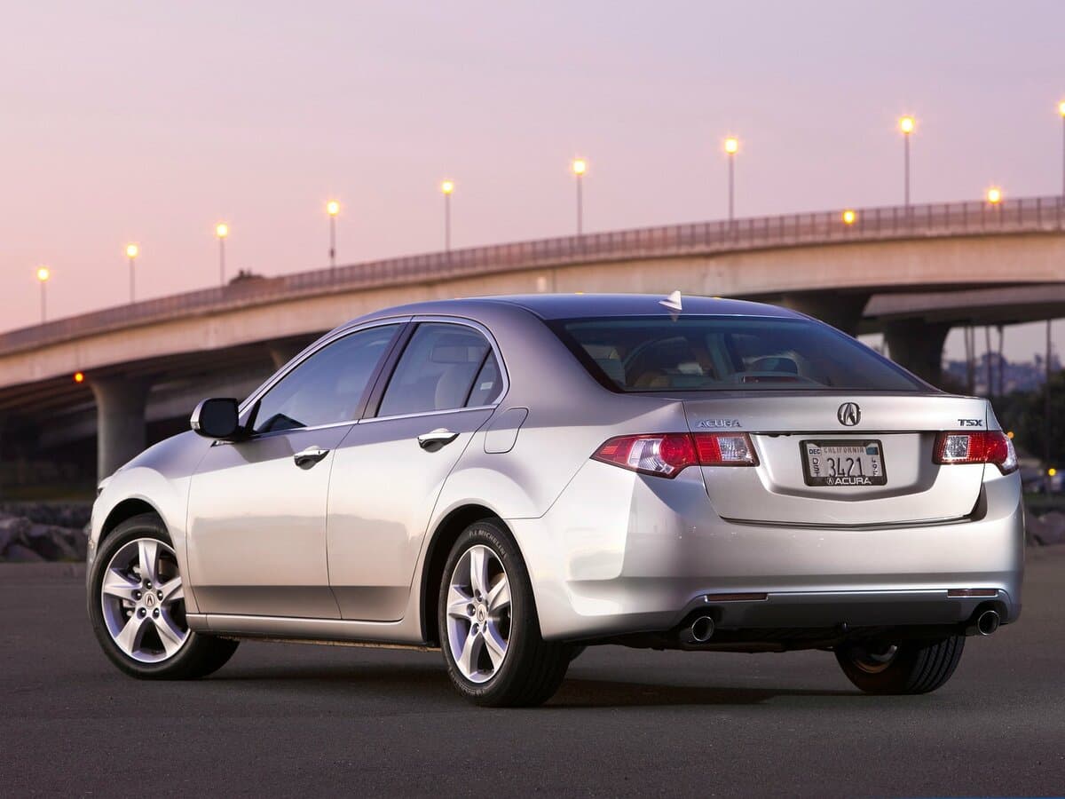 Acura TSX II — 3/4 arxadan