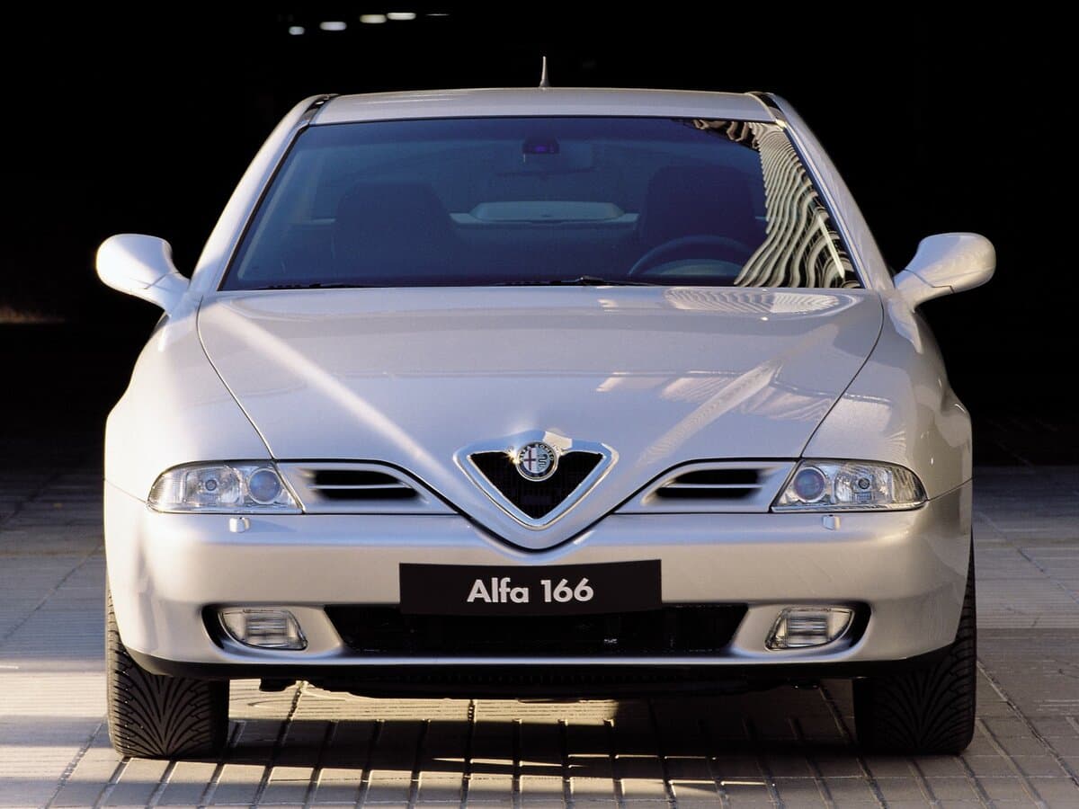 Alfa Romeo 166 I — Öndən