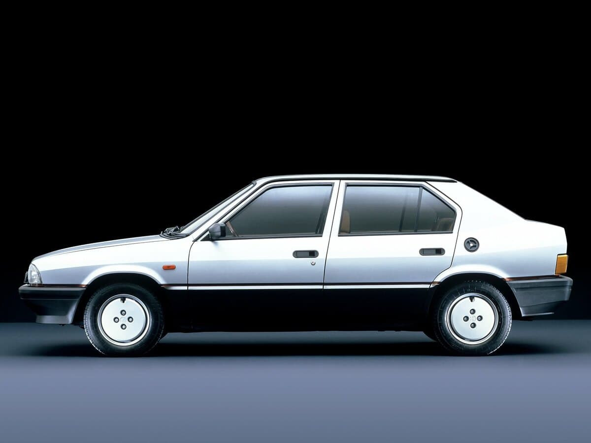 Alfa Romeo 33 I — Yandan