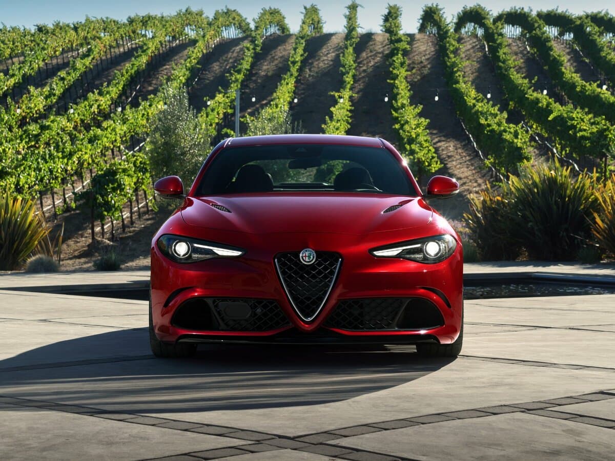 Alfa Romeo Giulia II (952) — Öndən