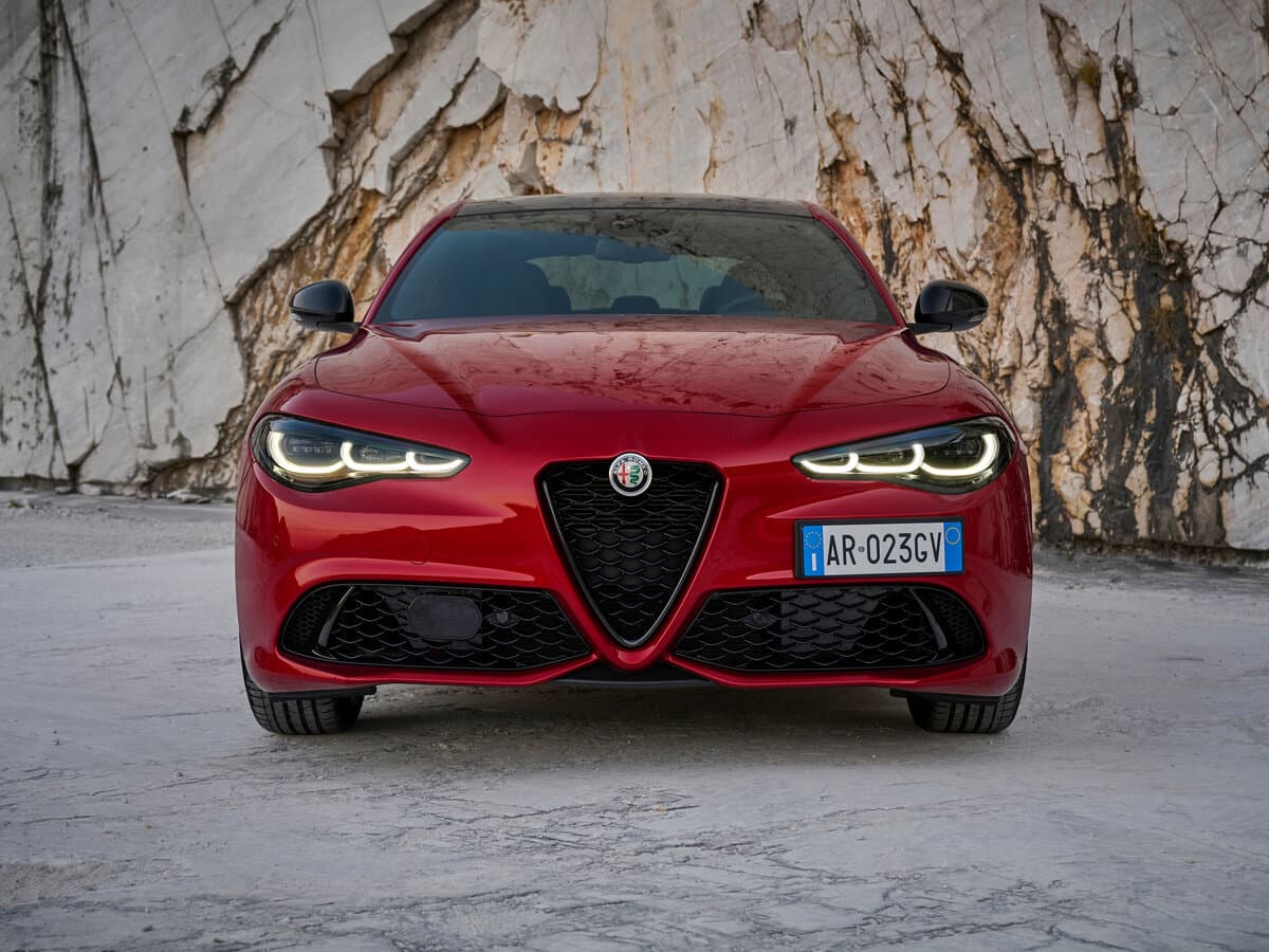 Alfa Romeo Giulia II (952) Restayling 2 — Öndən