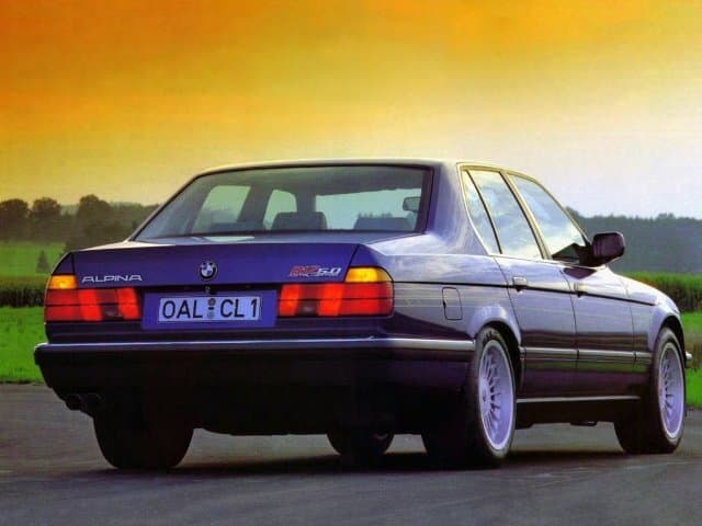 Alpina B12 E32 — 3/4 arxadan