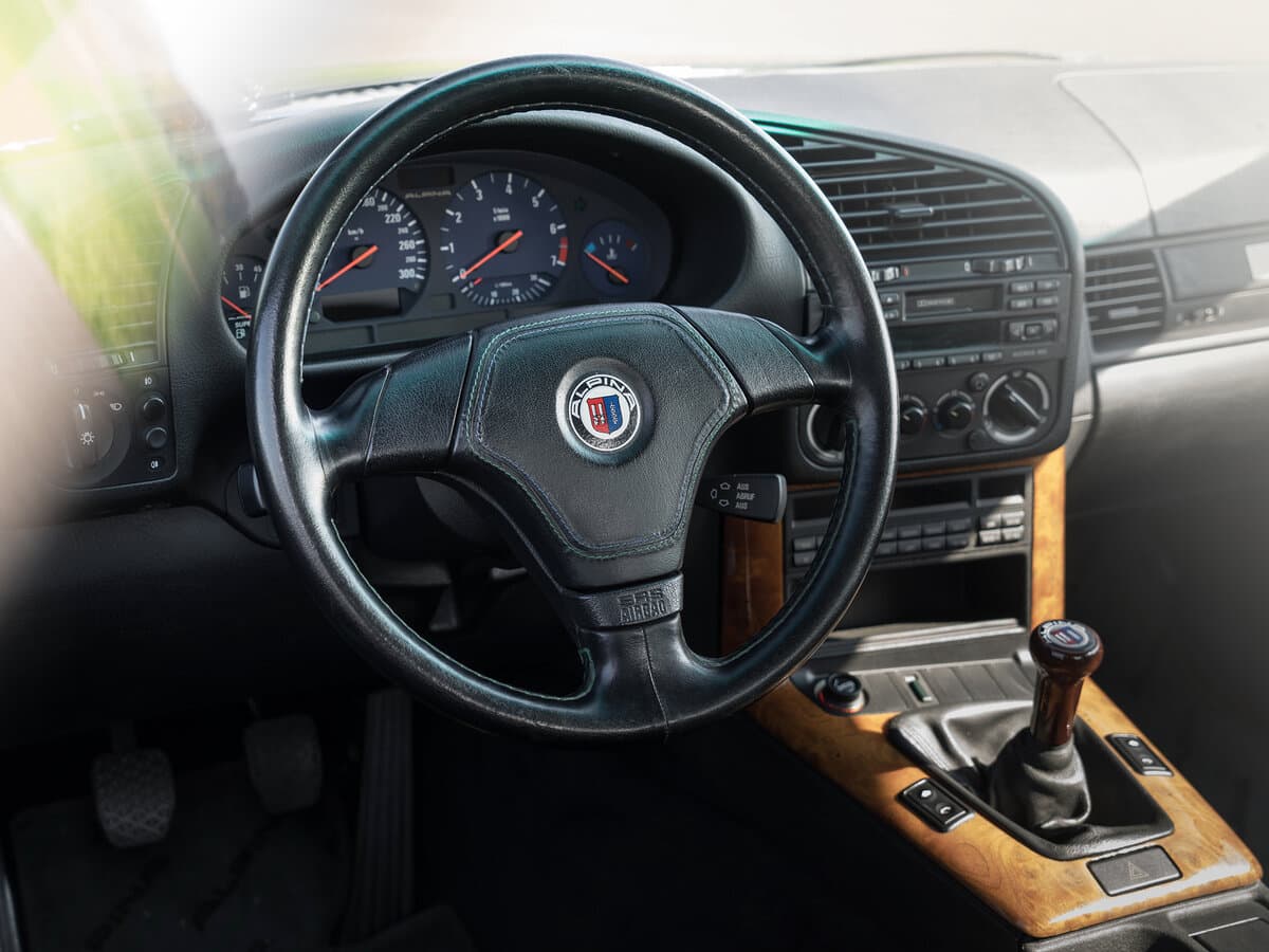 Alpina B3 E36 — Sükan