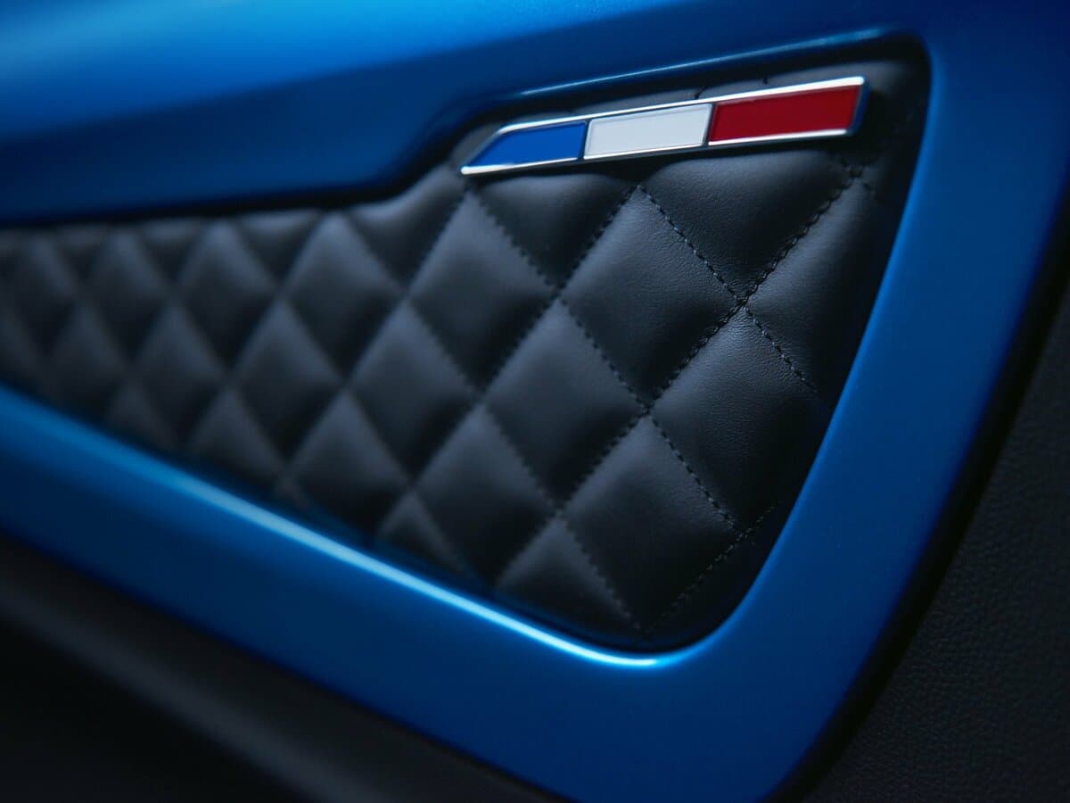Alpine A110 II — Qapı