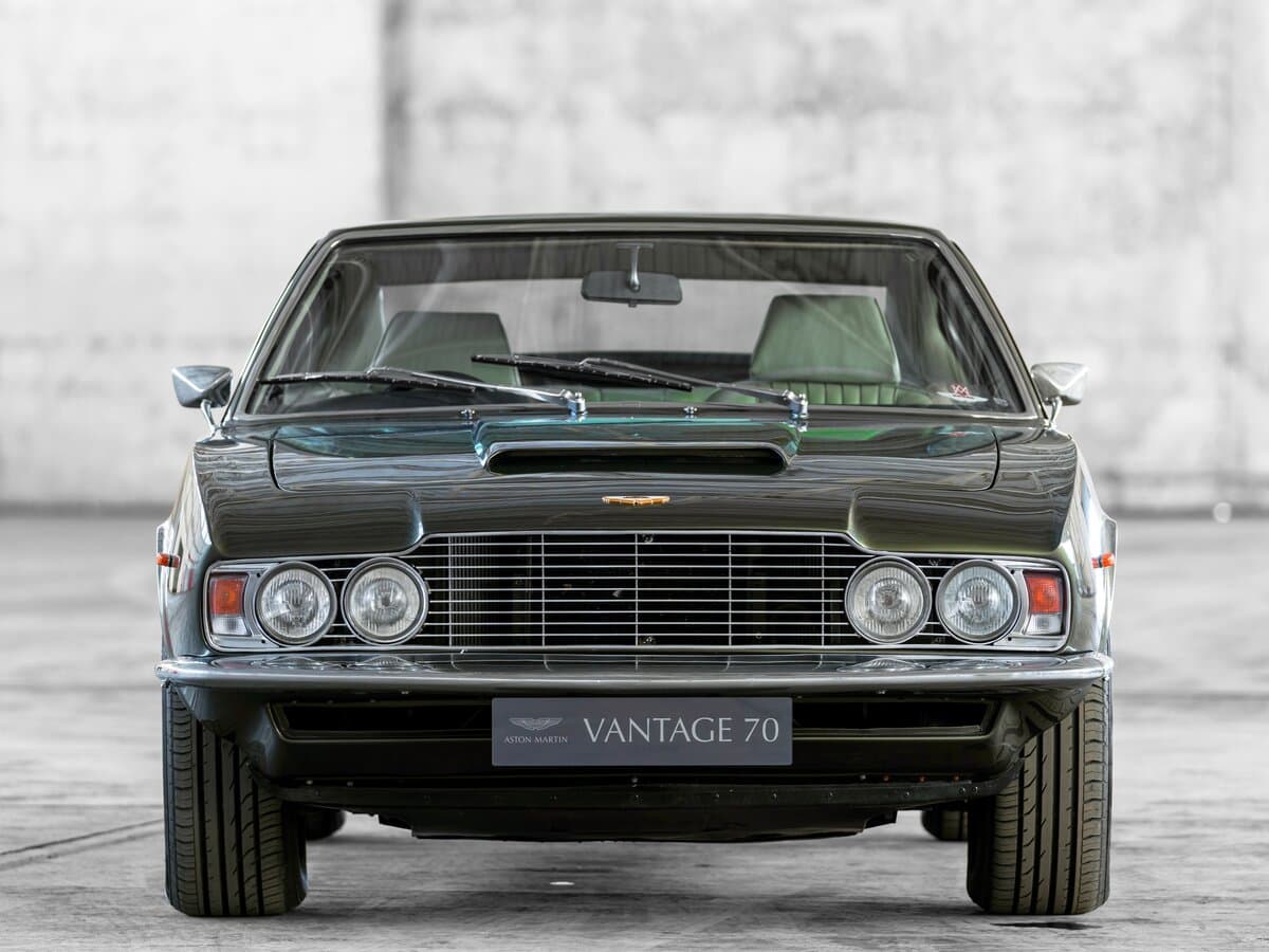 Aston Martin DBS I — Öndən