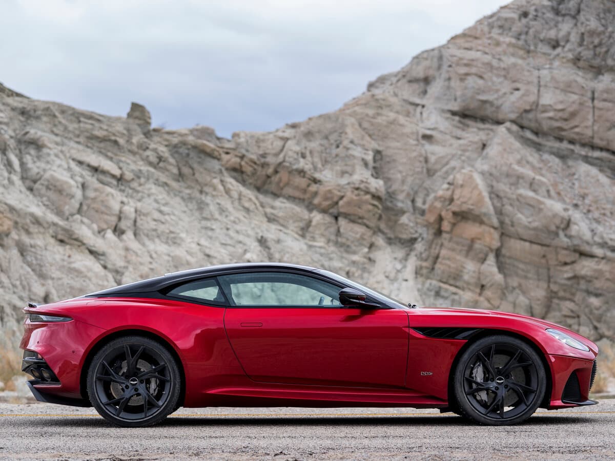 Aston Martin DBS III — Yandan