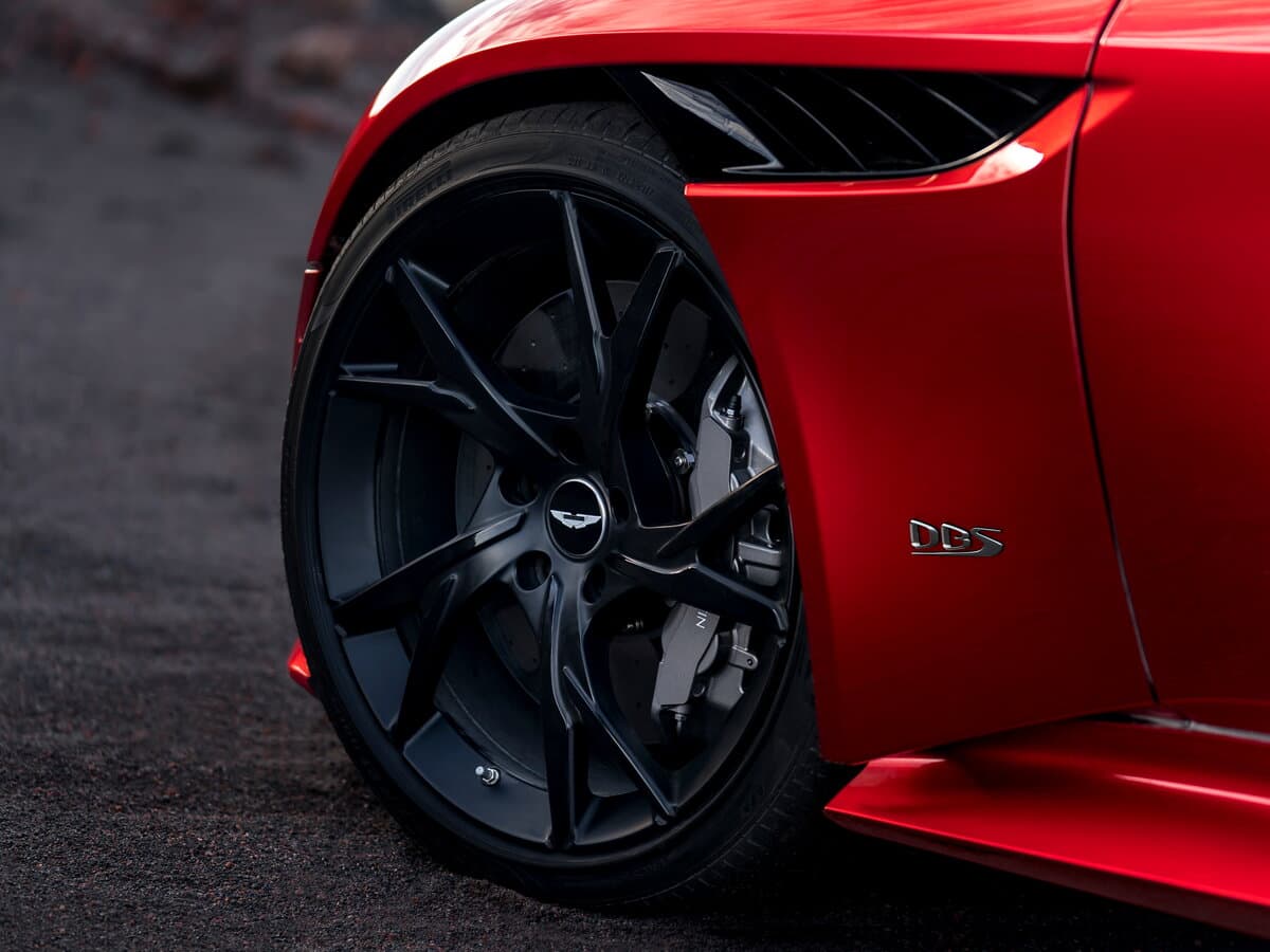 Aston Martin DBS III — Təkər