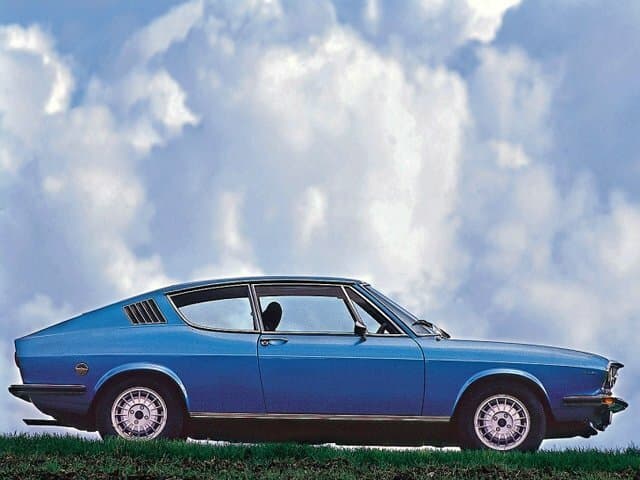 Audi 100 I (C1) — Yandan