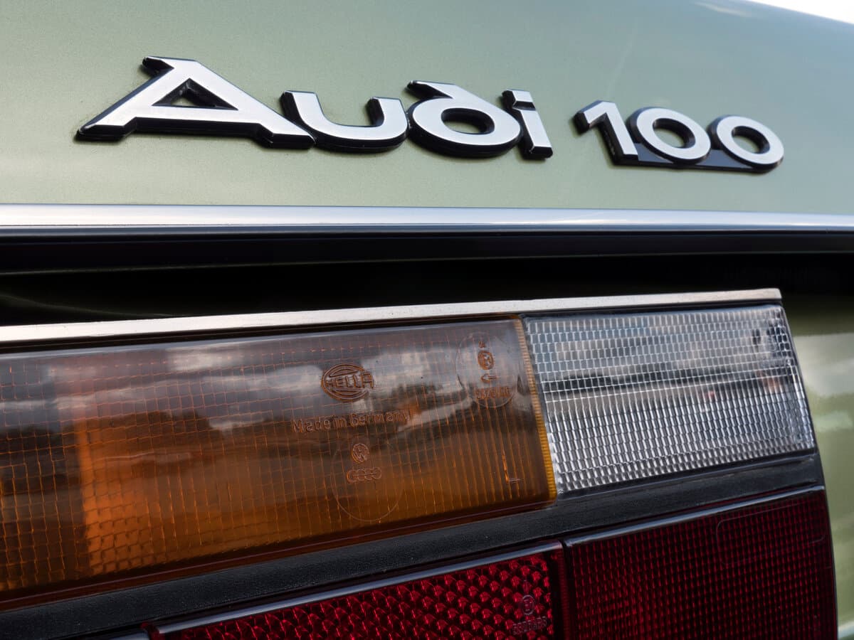Audi 100 II (C2) — Detal