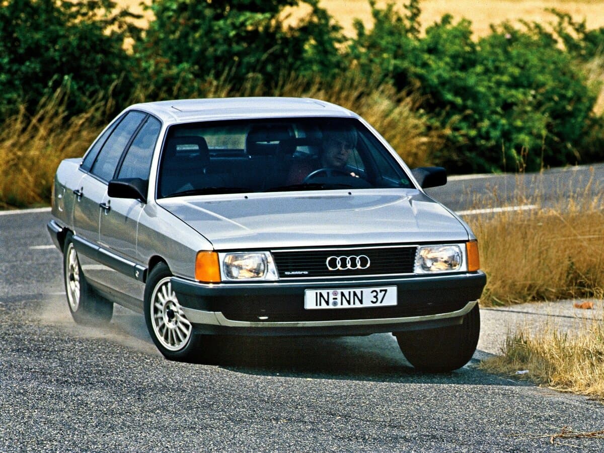 Audi 100 III (C3) — Öndən