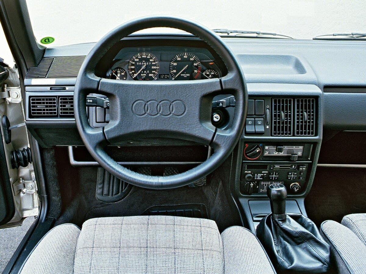 Audi 100 III (C3) Restayling — Sükan