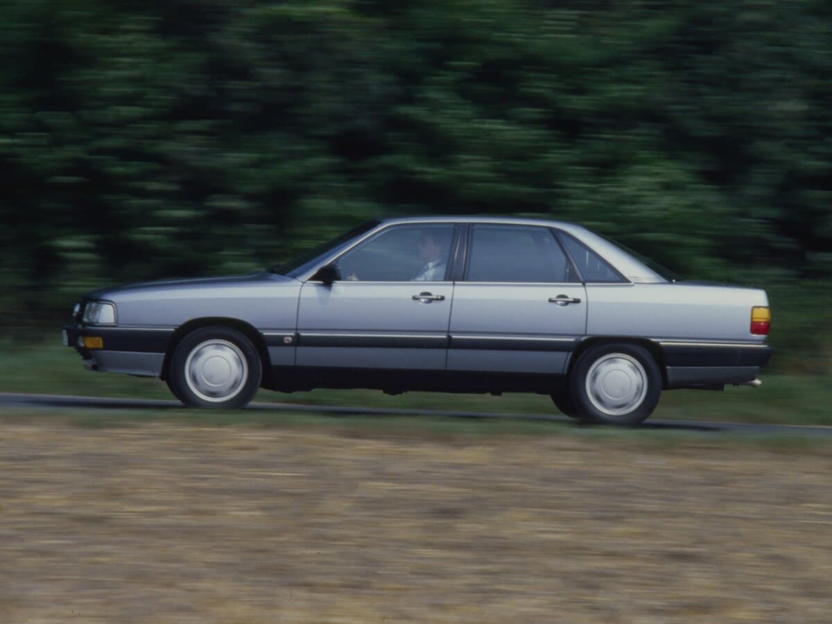 Audi 200 II (C3) — Yandan