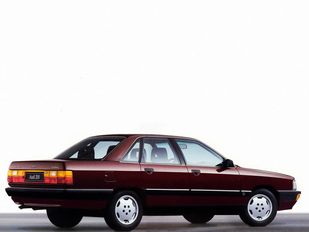 Audi 200 II (C3) Restayling — 3/4 arxadan