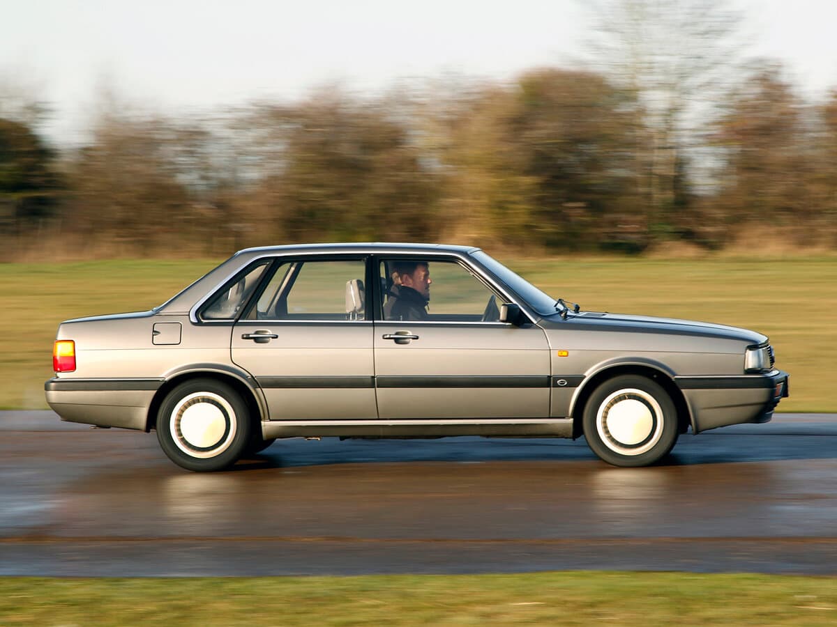 Audi 90 I (B2) — Yandan