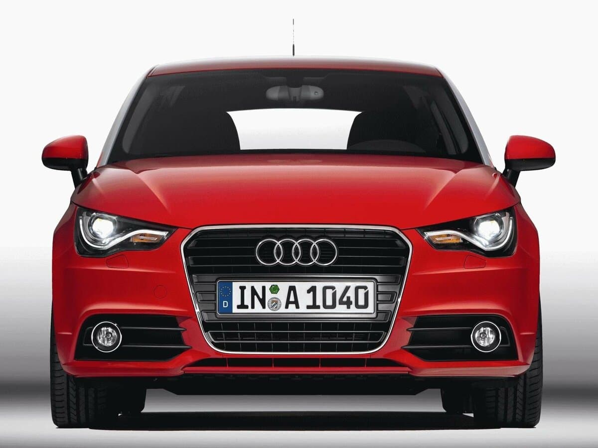 Audi A1 I (8X) — Öndən