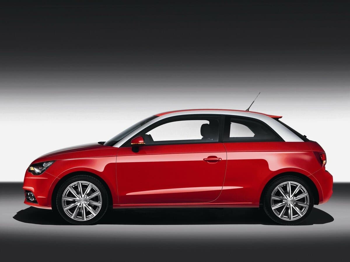 Audi A1 I (8X) — Yandan