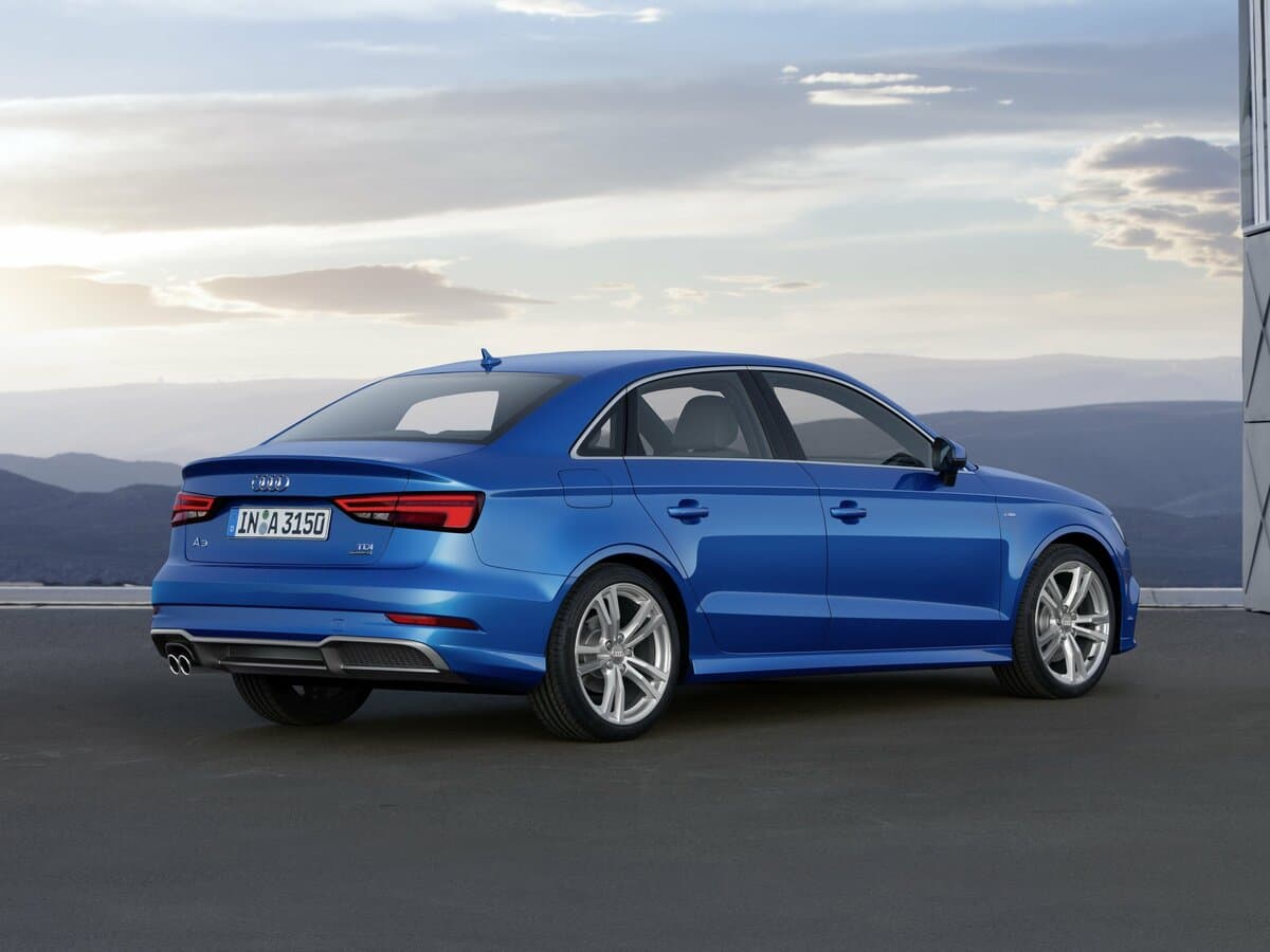 Audi A3 III (8V) Restayling — 3/4 arxadan