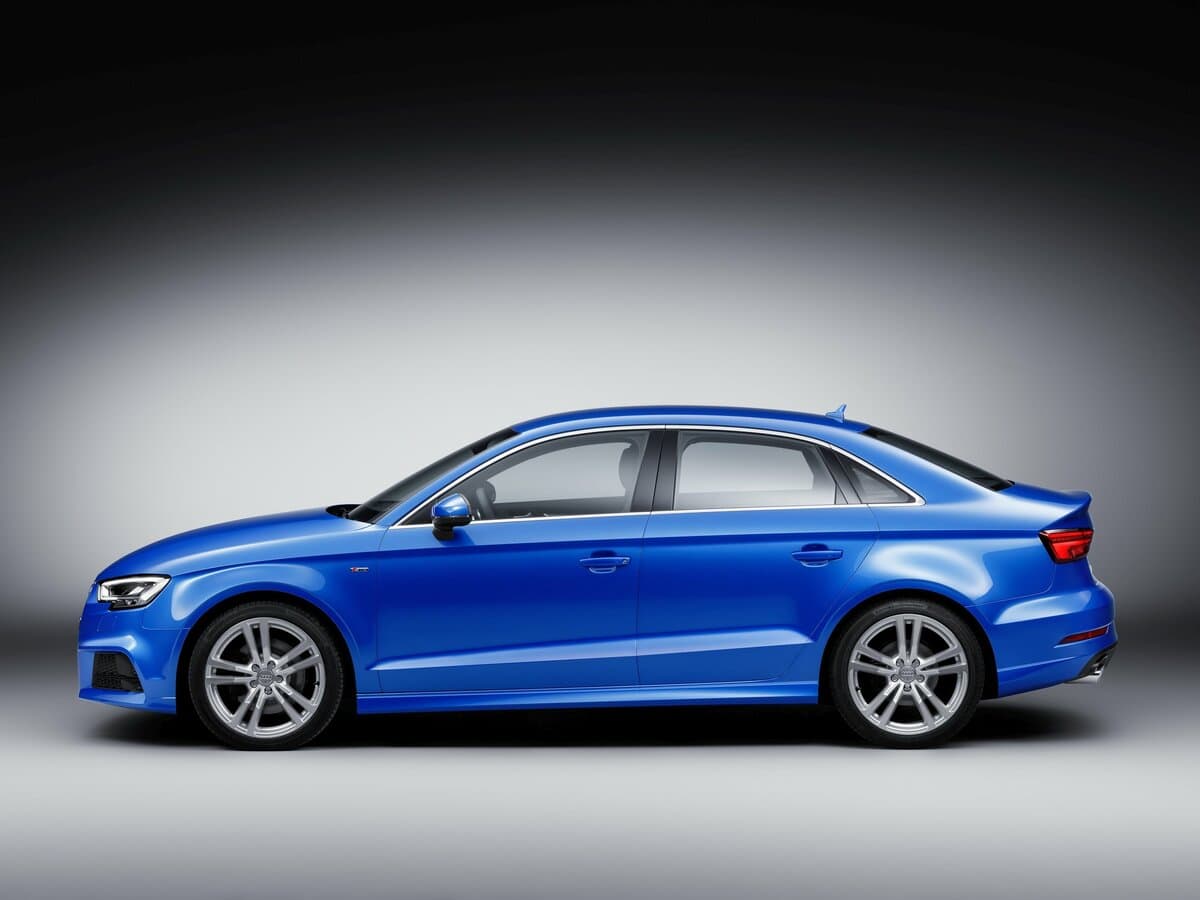 Audi A3 III (8V) Restayling — Yandan