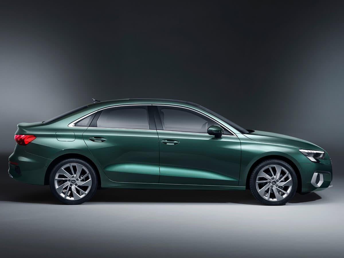 Audi A3 IV (8Y) — Yandan