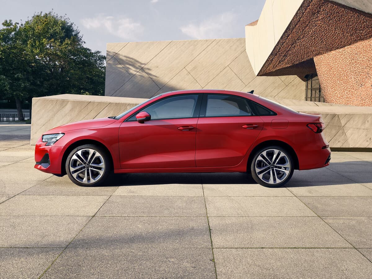 Audi A3 IV (8Y) Restayling — Yandan