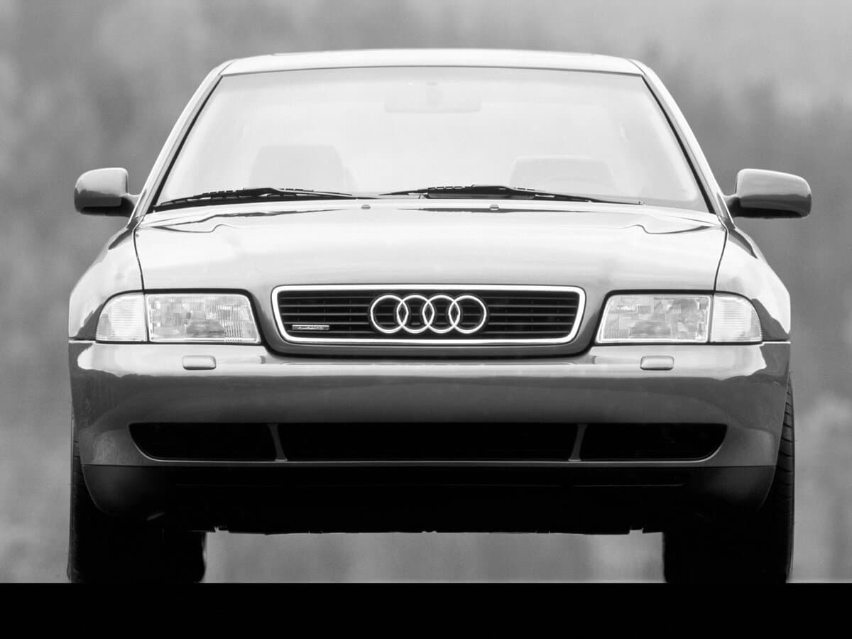 Audi A4 I (B5) — Öndən