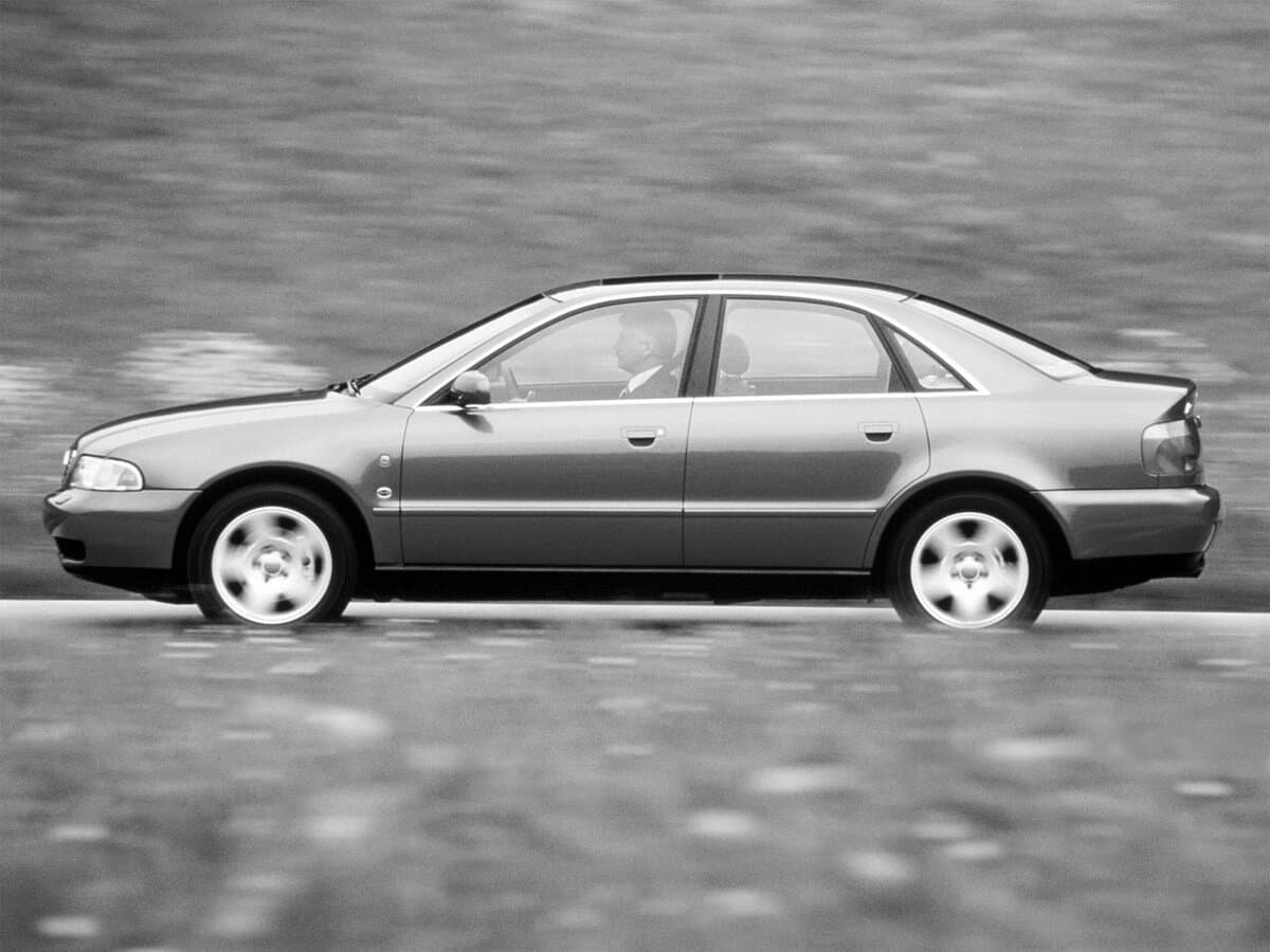 Audi A4 I (B5) — Yandan