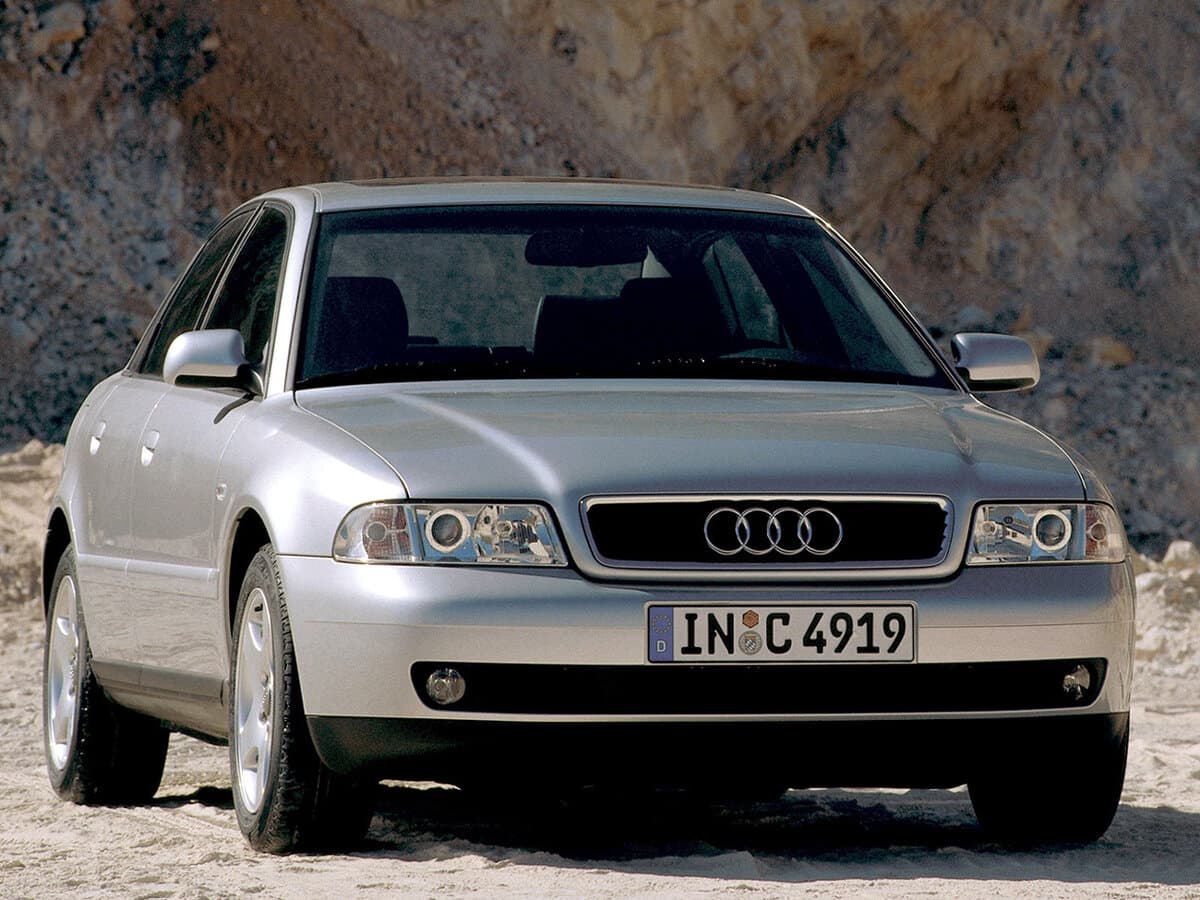 Audi A4 I (B5) Restayling — Öndən