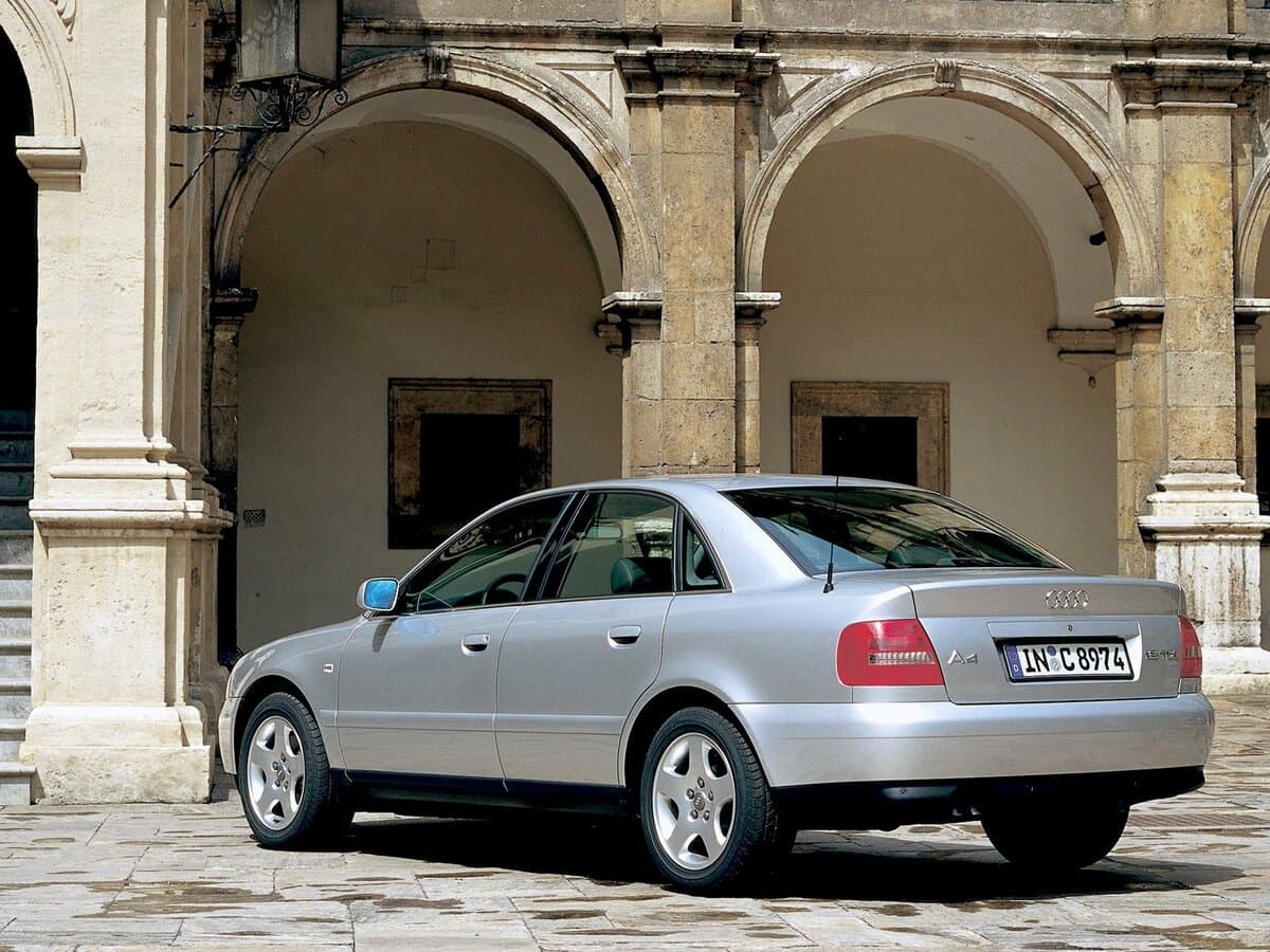 Audi A4 I (B5) Restayling — 3/4 arxadan