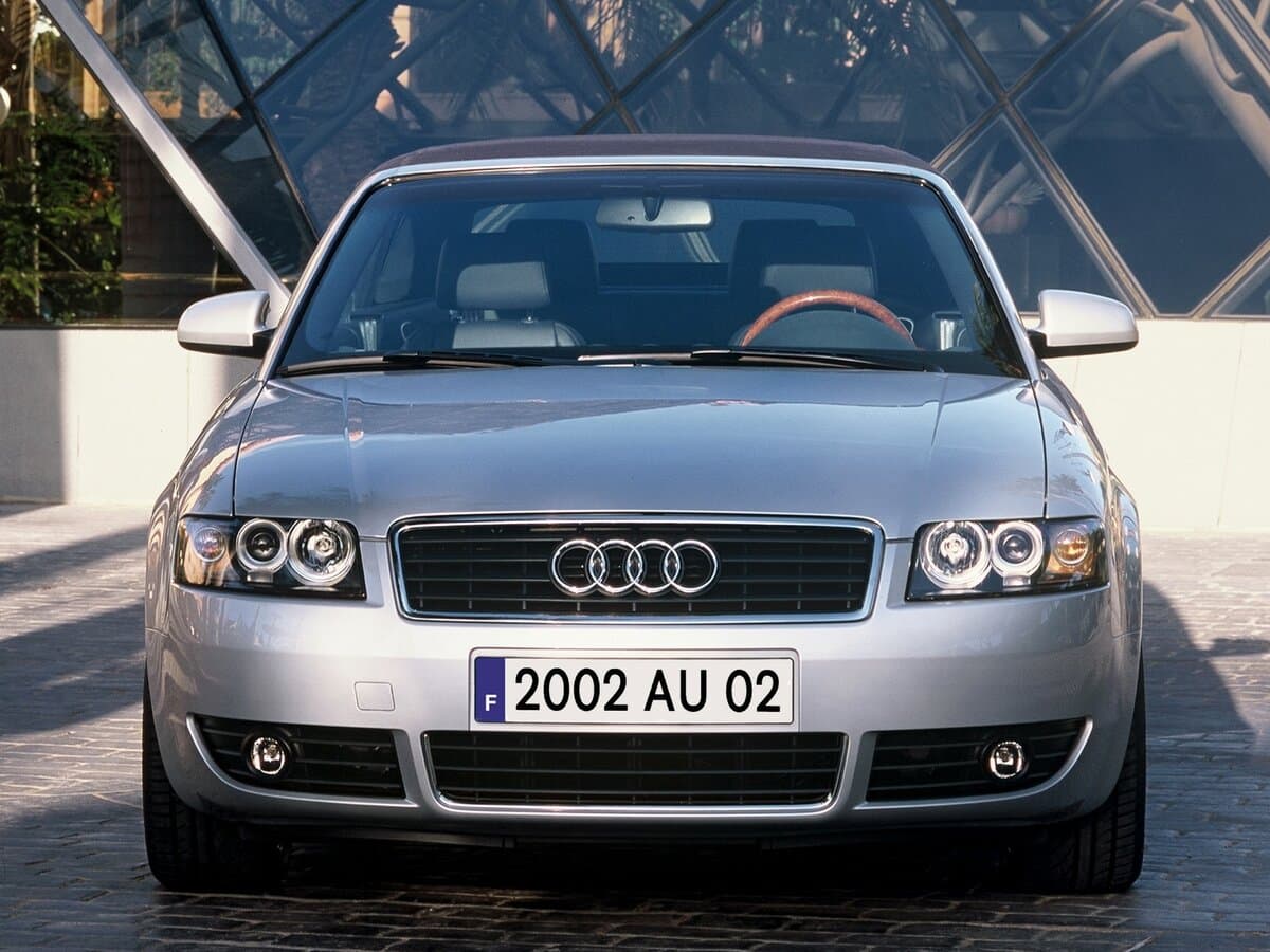 Audi A4 II (B6) — Öndən