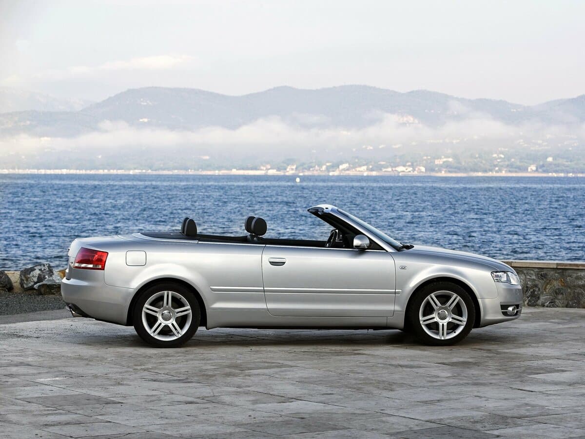 Audi A4 III (B7) — Yandan