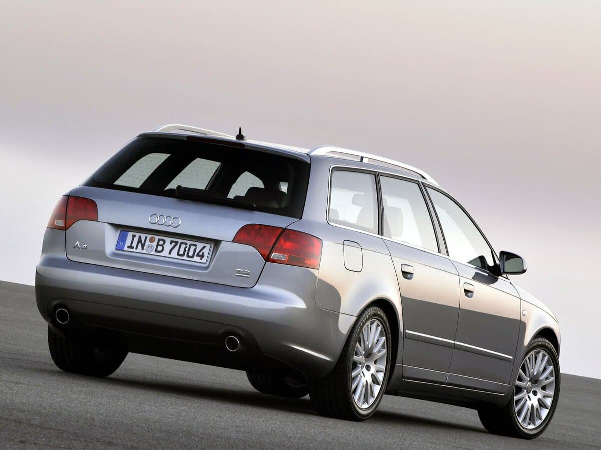 Audi A4 III (B7) — 3/4 arxadan