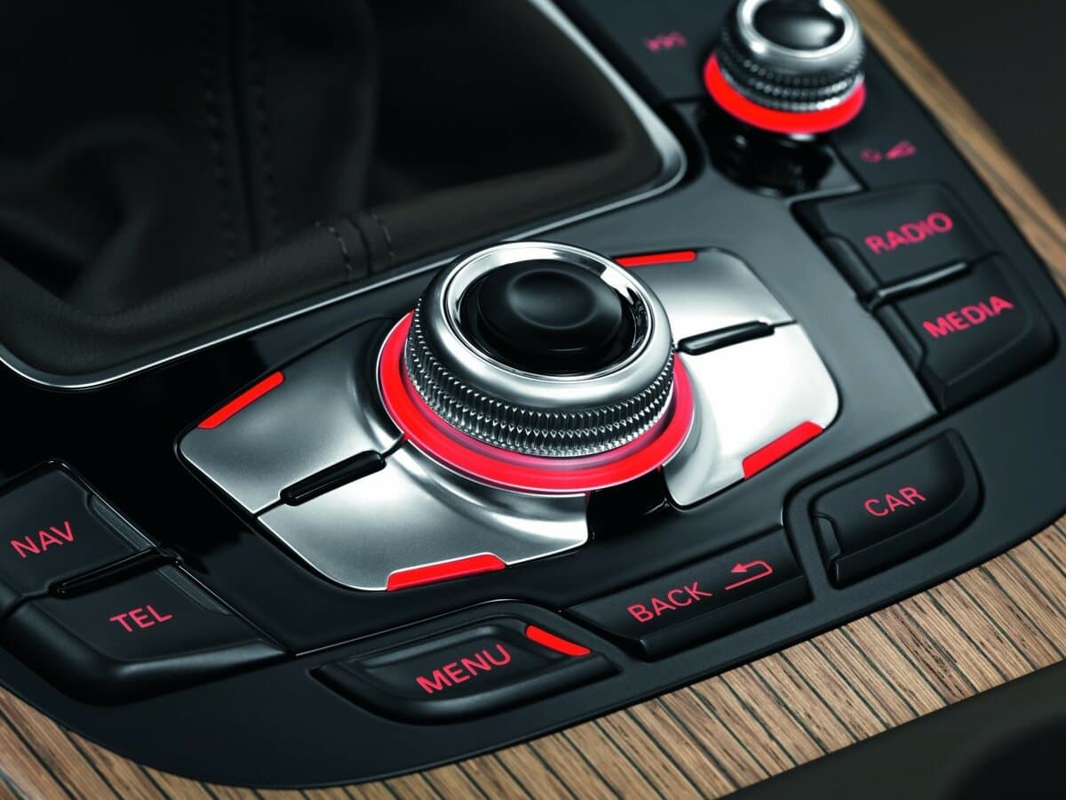 Audi A4 IV (B8) Restayling — Salon, öndən