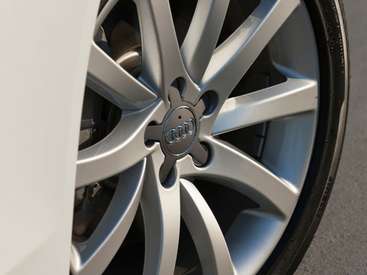 Audi A4 IV (B8) Restayling — Təkər
