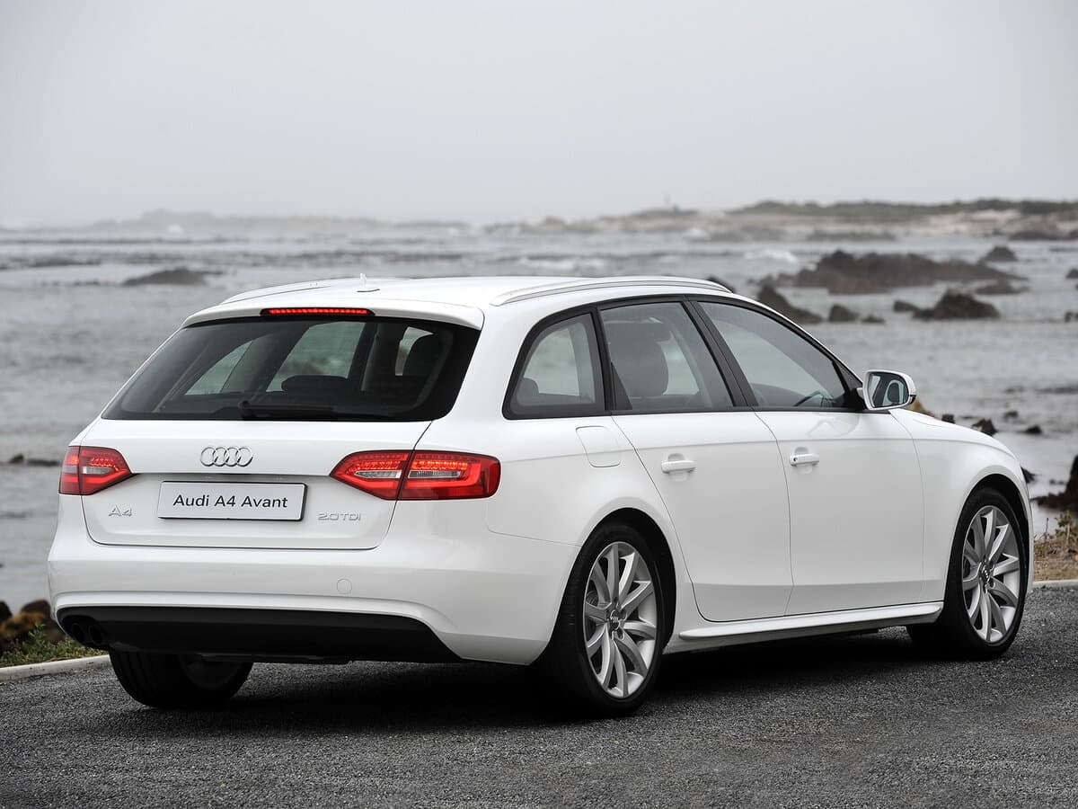 Audi A4 IV (B8) Restayling — 3/4 arxadan