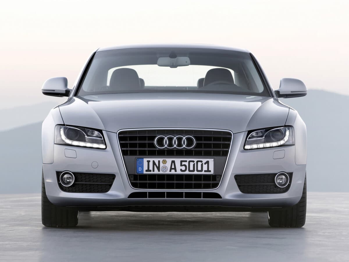 Audi A5 I (8T) — Öndən
