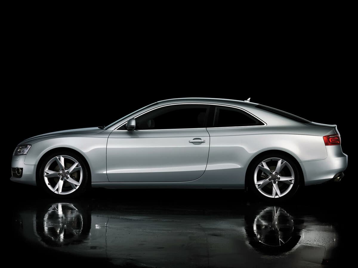 Audi A5 I (8T) — Yandan