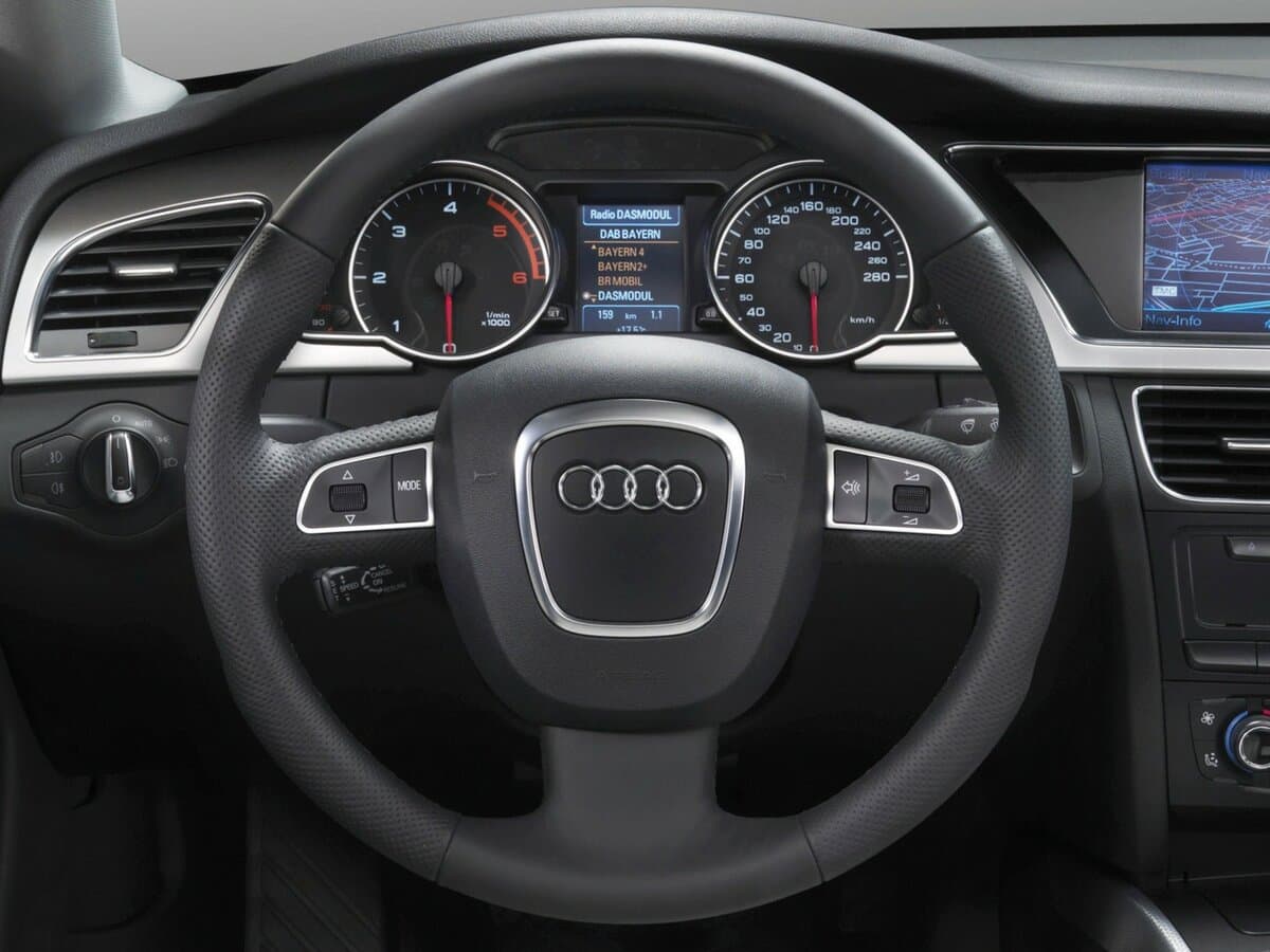 Audi A5 I (8T) — Sükan