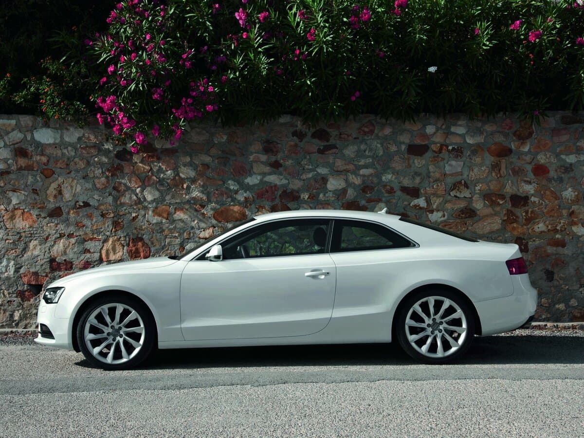 Audi A5 I (8T) Restayling — Yandan