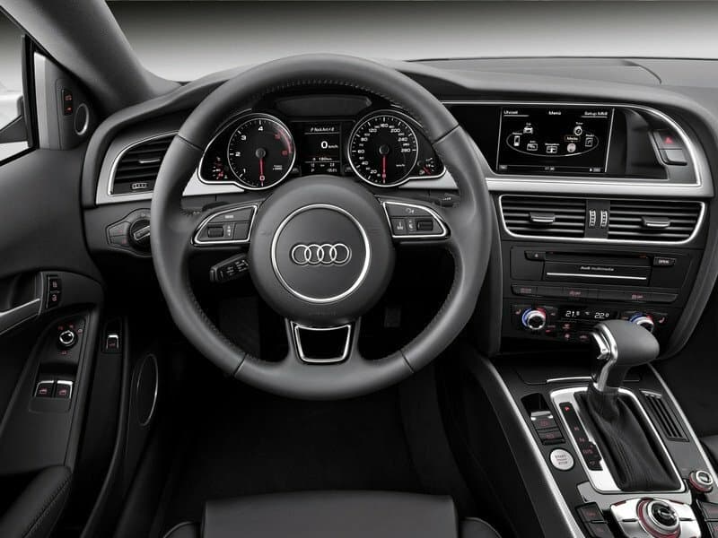 Audi A5 I (8T) Restayling — Sükan