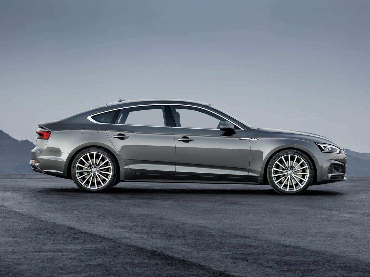 Audi A5 II (F5) — Yandan