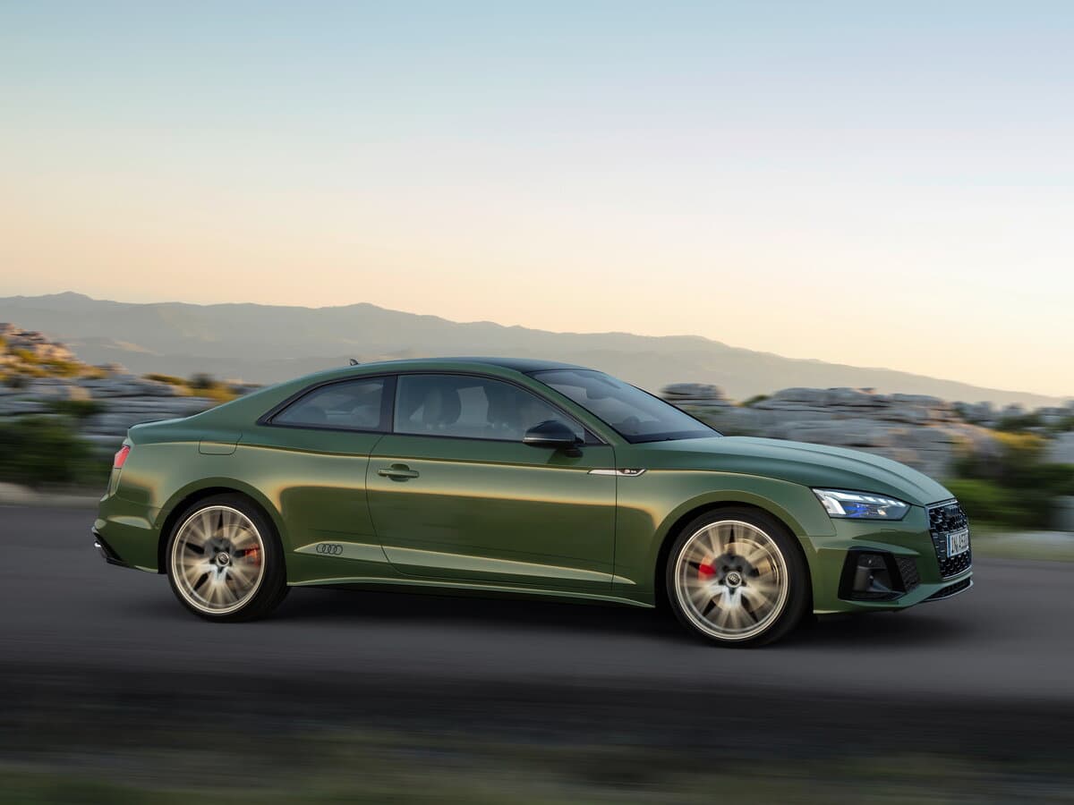 Audi A5 II (F5) Restayling — Yandan