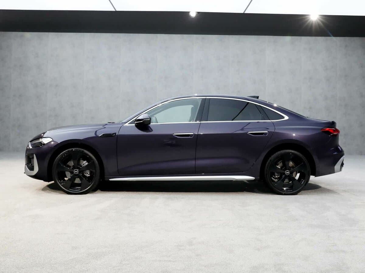 Audi A5 III (B10) — Yandan