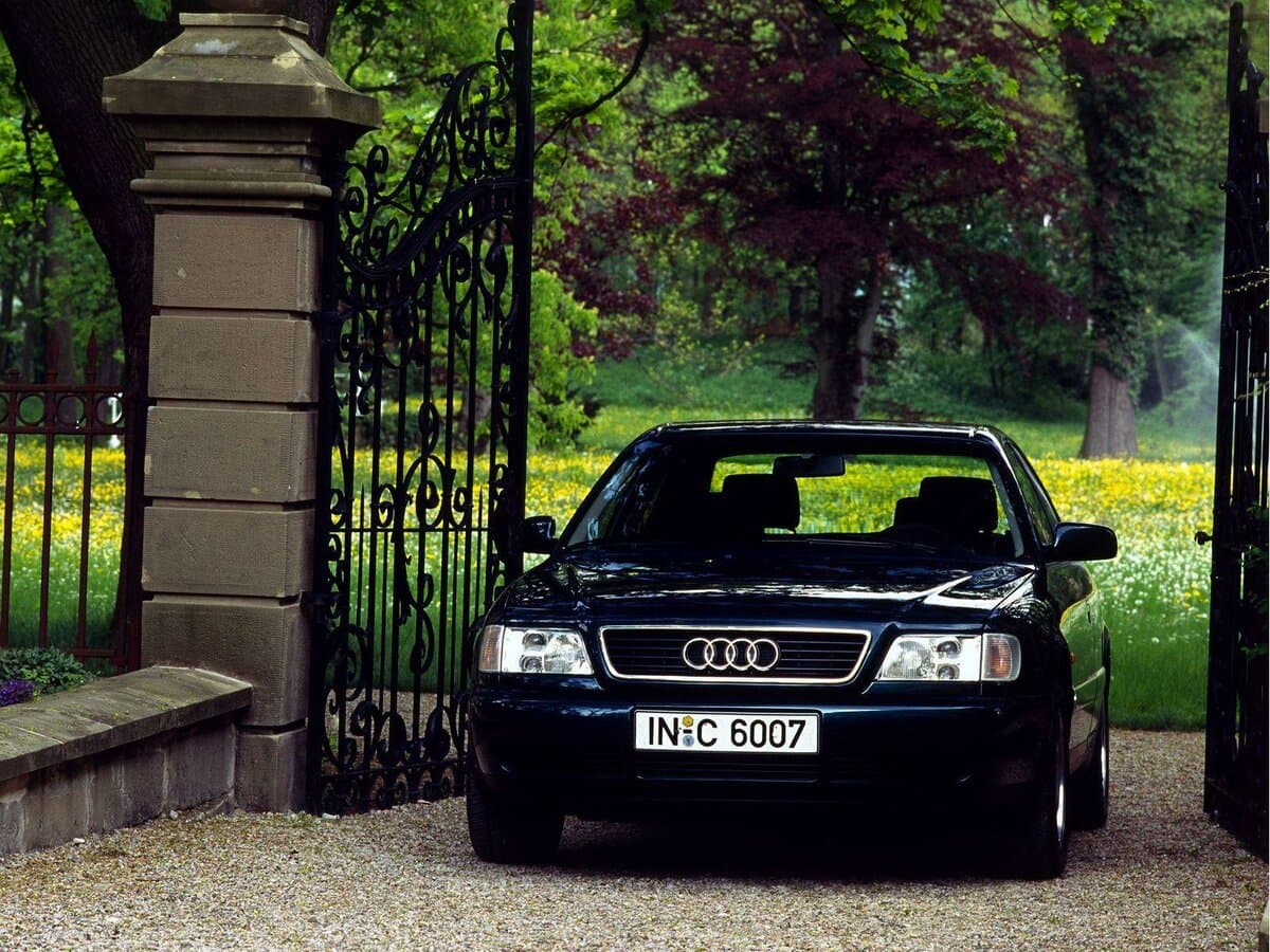 Audi A6 I (C4) — Öndən